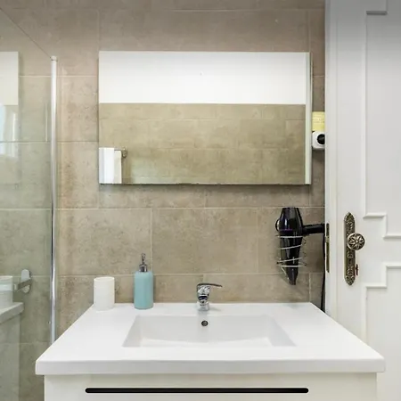 Accommodatie bij particulieren Confortavel Em Partilhado Por Outros
